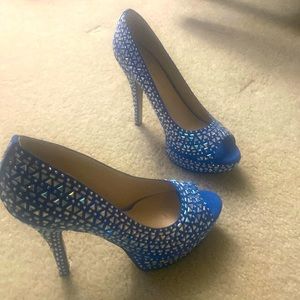 Cute Enzo Angiolini royal blue platform heels. Loved. Spring cleaning!